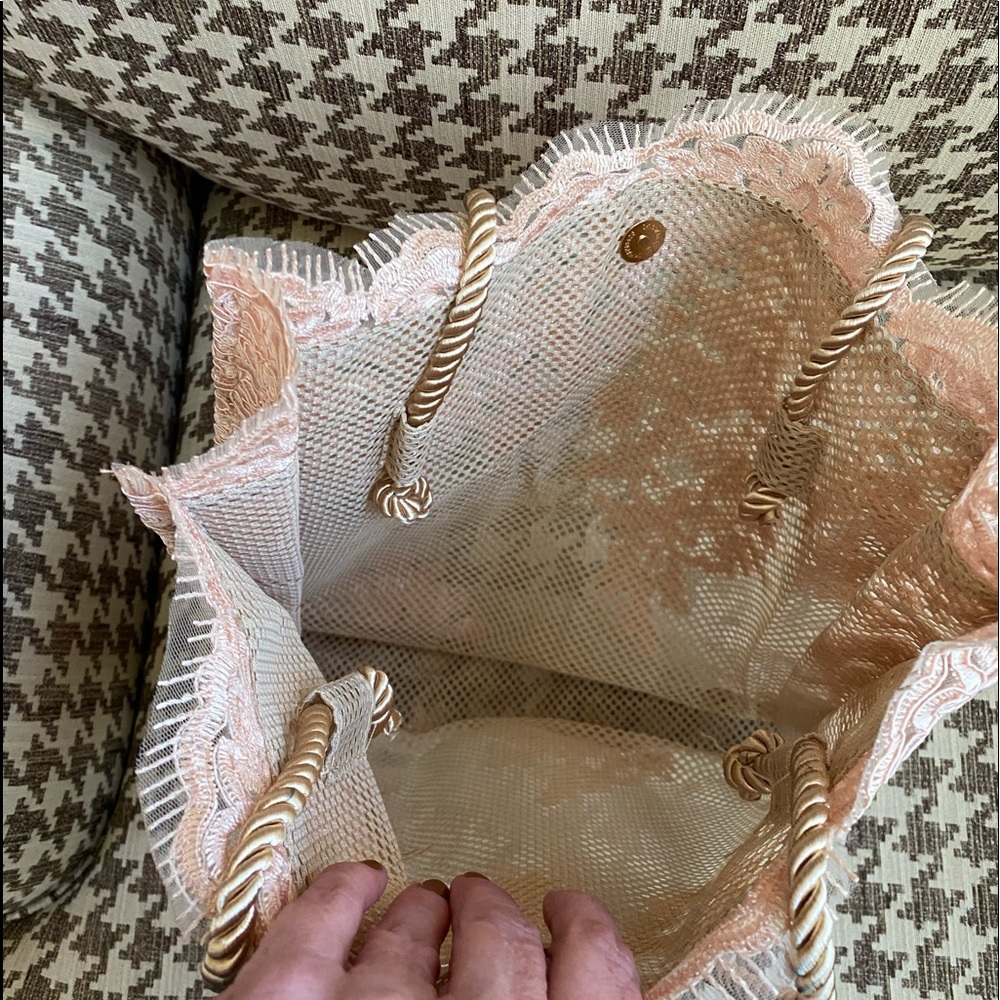 Beautiful Lace Tote🎈Last One🎈 - Picture 5 of 5